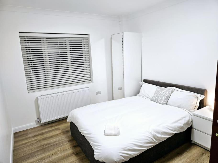 Wonderful Apartment In Wembley London Exterior photo
